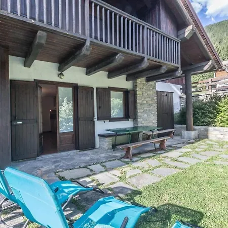 Altido Charming With Mountain Views And Backyard In