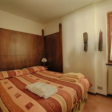 Altido Charming With Mountain Views And Backyard In Apartment *