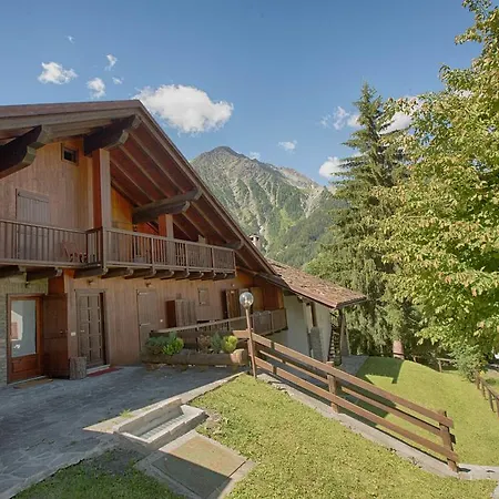 Altido Charming With Mountain Views And Backyard In Apartment *